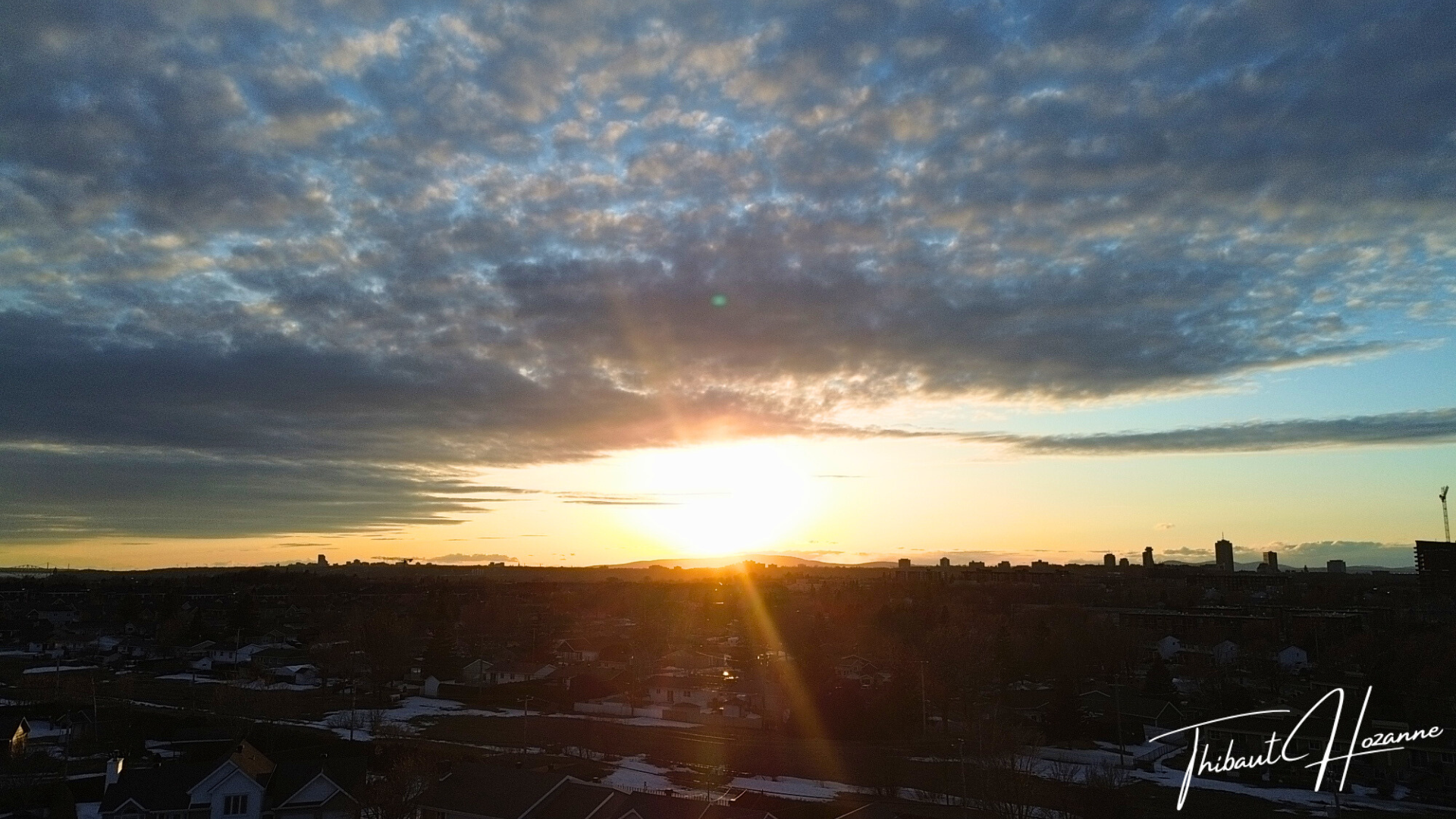 Coucher de soleil sur la ville de Lévis 